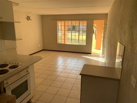 2 Bedroom Townhouse in Elarduspark