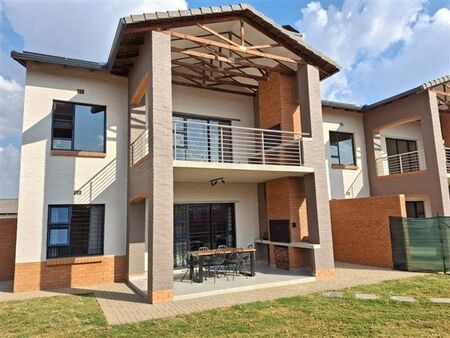 2 Bedroom Townhouse in Rietvalleirand