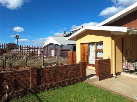 3 Bedroom House in Colridge
