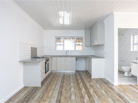 1 Bedroom House in Lansdowne