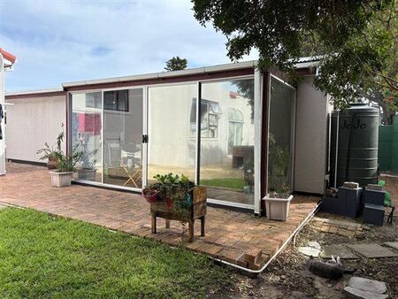 2 Bedroom House in Fish Hoek