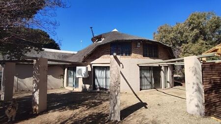 5 Bedroom smallholding to rent in Olive Hill, Bloemfontein