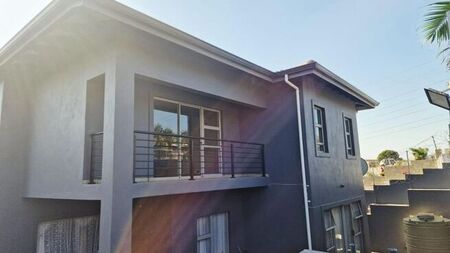 2 Bedroom apartment to rent in Sunford, Phoenix