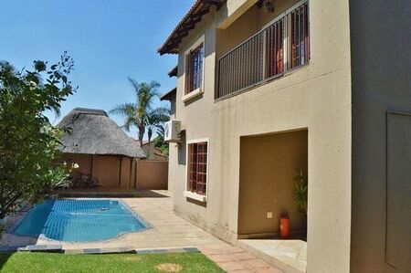 4 Bedroom cluster to rent in Craigavon, Sandton