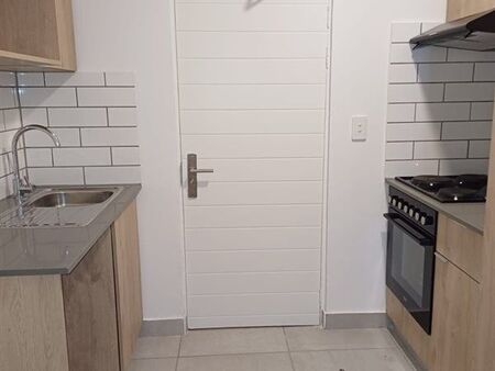 Bachelor apartment in Illovo