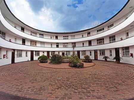 3 Bedroom Apartment in Bryanston