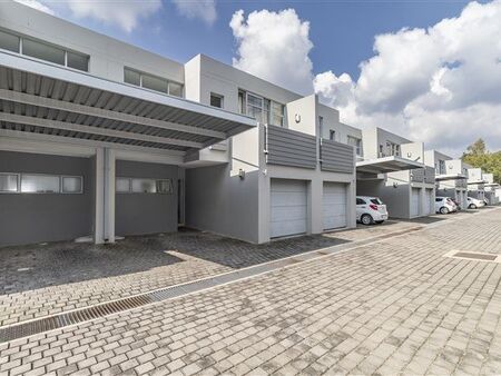2 Bedroom Townhouse in Bryanston East