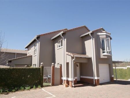 3 Bedroom Townhouse in Bryanston