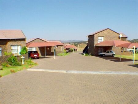 1 Bedroom Townhouse in Liefde en Vrede