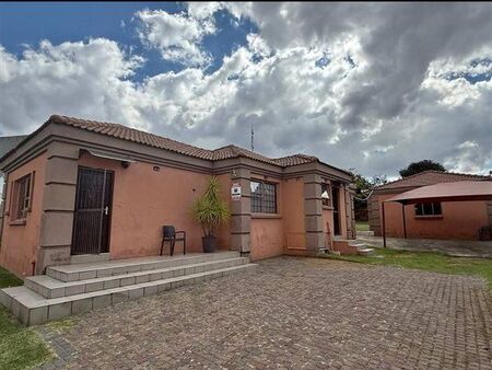 3 Bedroom House in Johannesburg Central and Cbd