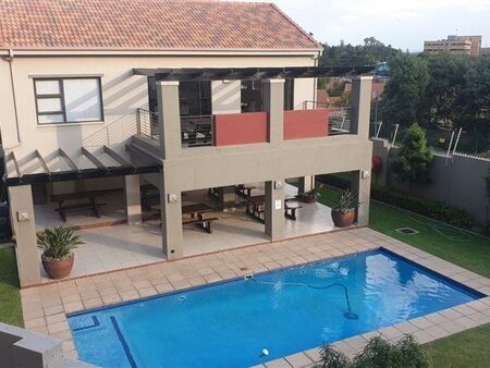 1 Bedroom Apartment in Sunninghill
