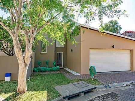 3 Bedroom House in Dainfern