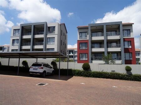 2 Bedroom Apartment in Fourways