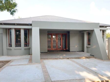 3 Bedroom House in Selection Park