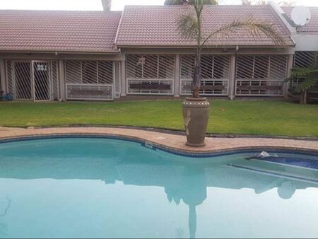5 Bedroom House in Van Riebeeck Park
