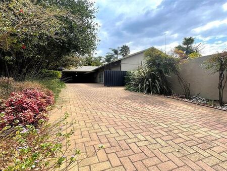 4 Bedroom House in Glen Marais