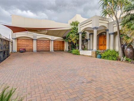 5 Bedroom House in Van Riebeeck Park