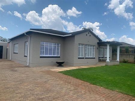 5 Bedroom House in Brenthurst