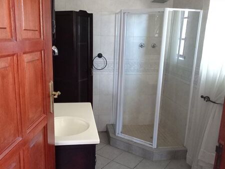 Bachelor apartment in Brackenhurst