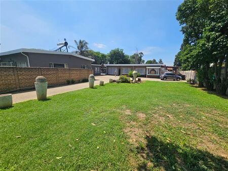 3 Bedroom House in Brackendowns