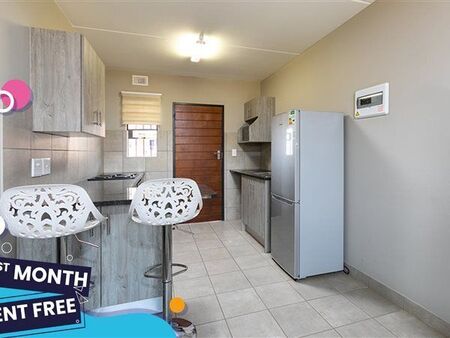 2 Bedroom Apartment in Rooihuiskraal