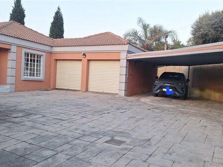 3 Bedroom House in Thatchfield