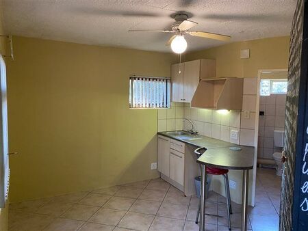 Bachelor apartment in Centurion Cbd