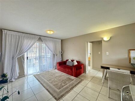 2 Bedroom Apartment in Die Hoewes