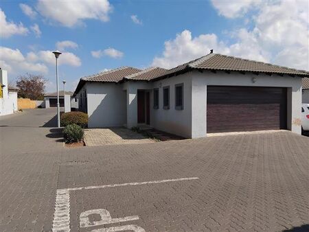 3 Bedroom Simplex in The Reeds