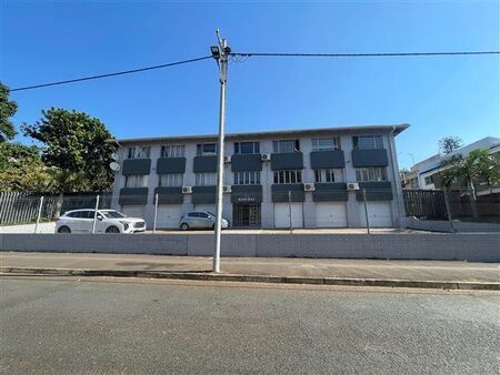 3 Bedroom Apartment in Essenwood