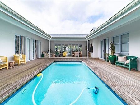 5 Bedroom House in Simbithi Estate