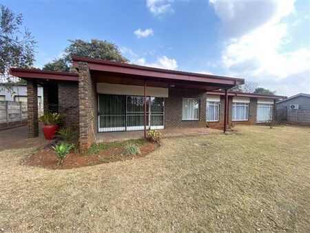 5 Bedroom House in Meyerspark