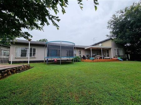 4 Bedroom House in Breaunanda