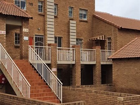 2 Bedroom Simplex in Faerie Glen