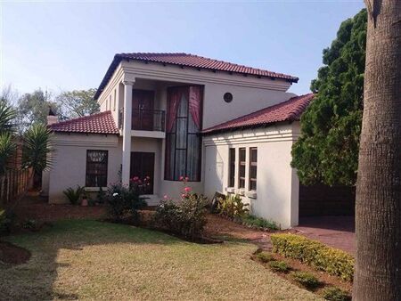 6 Bedroom House in Silverton