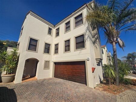 3 Bedroom House in Lynnwood Glen