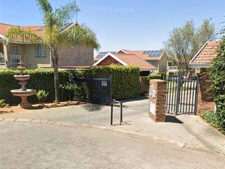 2 Bedroom Townhouse in Elarduspark