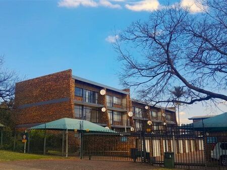 2 Bedroom Apartment in Waterkloof Glen