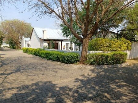 2 Bedroom Townhouse in Equestria