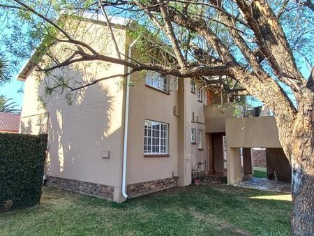2 Bedroom Townhouse in Elarduspark