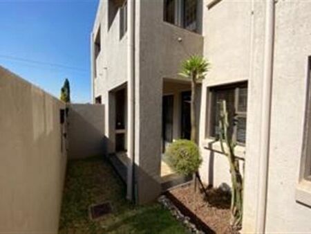 2 Bedroom Townhouse in Menlo Park