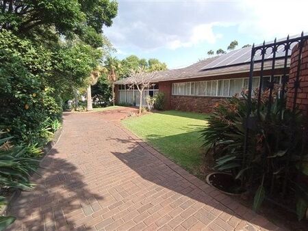 8 Bedroom House in Lynnwood
