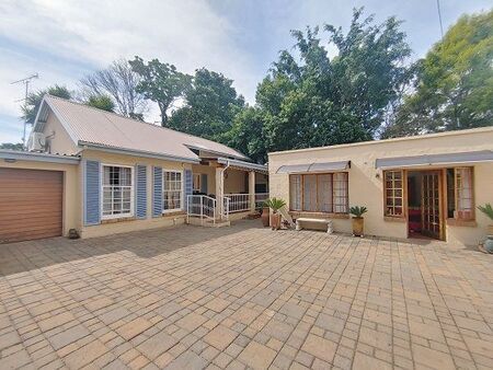 4 Bedroom House in Brooklyn