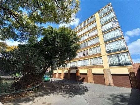 Studio apartment in Muckleneuk