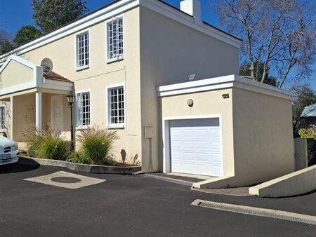2 Bedroom Duplex in Sterrewag