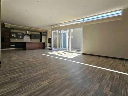 3 Bedroom Townhouse in Baileys Muckleneuk