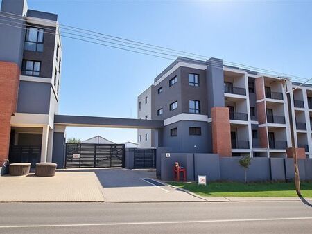 1 Bedroom Apartment in Waterkloof Park