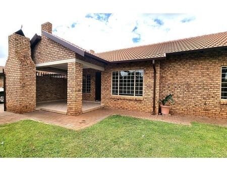 3 Bedroom Townhouse in Sinoville