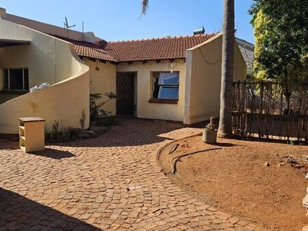 4 Bedroom House in The Orchards