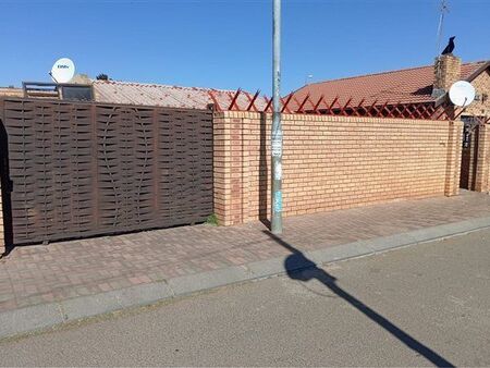 2 Bedroom House in Moletsane